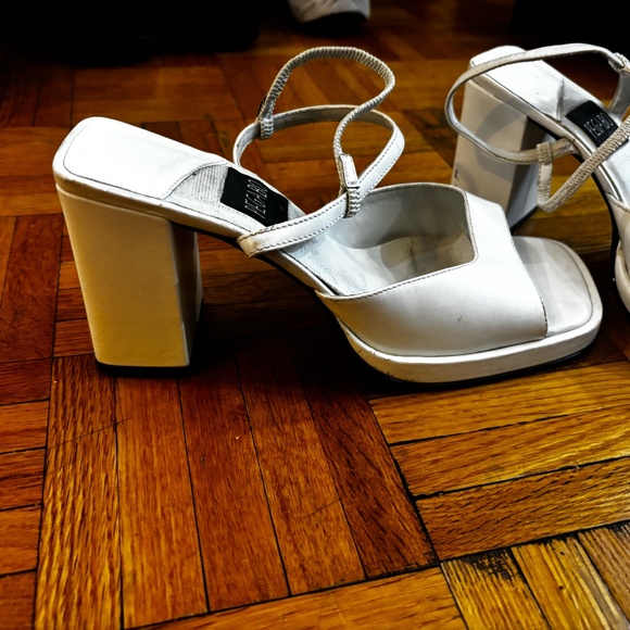 Pegabo White Women's Heels - Picture 2 of 8